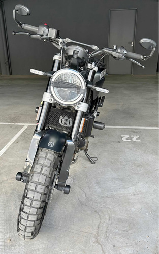 Imagen 8 de 15 de Husqvarna Svartpilen 401