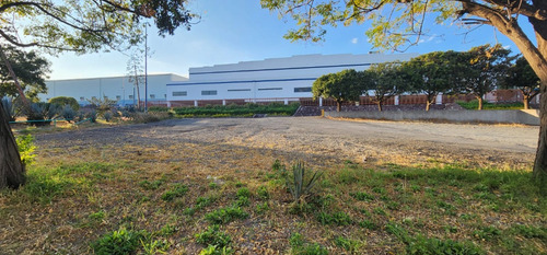 Nave Industrial En Parque El Marqués