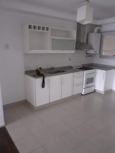 Imagen 7 de 9 de Depto 1 Dorm Con Cochera 7 E 68 Y 69