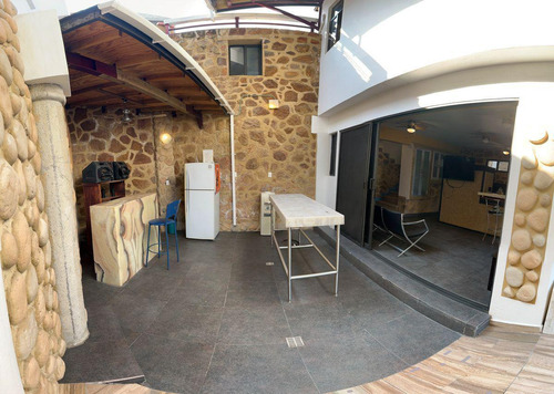 Casa Con Alberca En Privada Con Acceso Y Vista Al Lago De Tequesquitengo