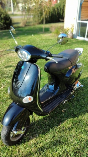 Imagen 1 de 12 de Piaggio Vespa Et4 150cc