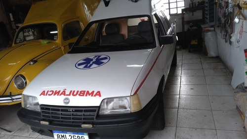 Imagem 1 de 12 de Chevrolet Ipanema Ambulancia