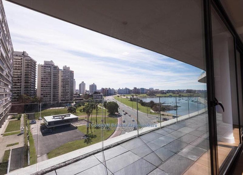 Local Comercial En Venta Puerto Del Buceo