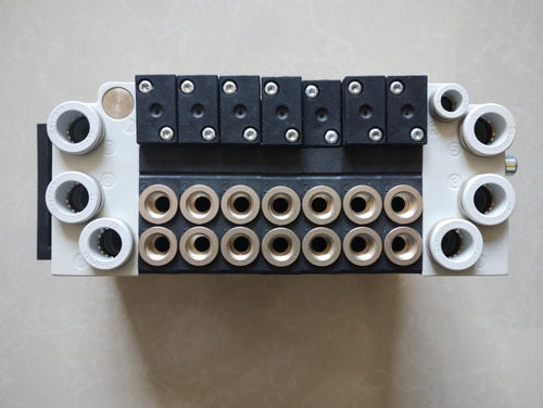 Terminal De Válvulas Rexroth Aventics Mnr: R 480 739 753 (Usado)