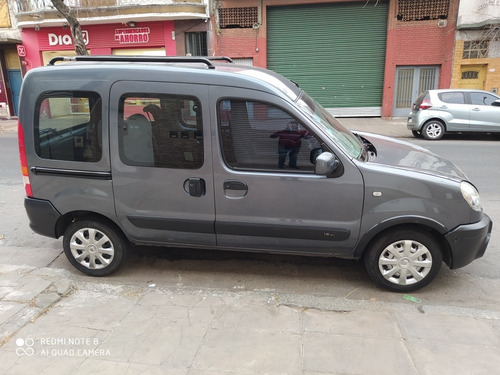 Imagen 13 de 15 de Renault Kangoo 2012 1.6 2 Ath Plus Da Aa Cd Pk Lc