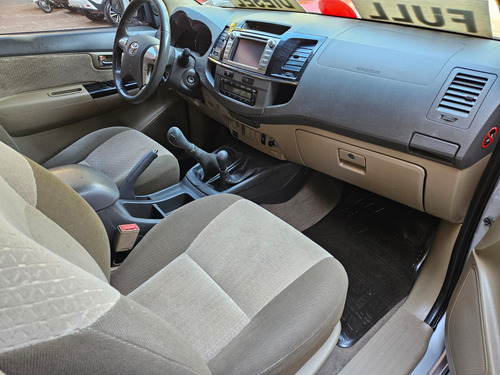 Toyota Hilux SW4 3.0 Srv I 171cv 4x4