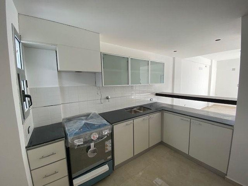 Imagen 8 de 15 de Departamento En Venta De 2 Dormitorios Con Cochera En La Plata