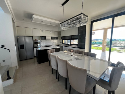 Casa En Venta 6 Ambientes - En Lagos De Canning 2- Permuta/financia