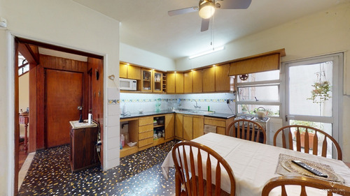 Imagen 6 de 17 de Se Vende Padron Único, 2 Casas, Fondo, Barbacoa, Piscina Y Garage, Ideal Empresa / Nuevo Proyecto / Gran Familia Brazo Oriental