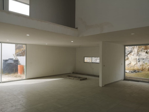 Residencia De Autor En Real De Juriquilla, Terreno 412 M2, Doble Altura, Ctoserv