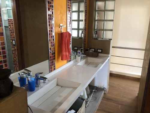 Imagen 13 de 16 de Imponente Casa En Venta 4 Amb Castelar Norte Residencial