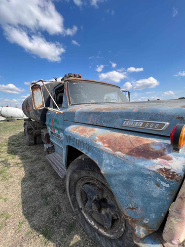 Camion Ford 600 Motor Deutz Con Tanque Y Regador Asfalto 