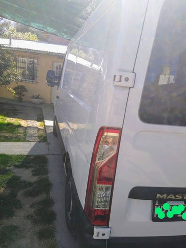Imagen 2 de 14 de Renault Master 2013 2.3 T4 Dci130 L1h1 Aa Furgon Corto