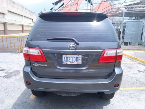 Imagen 6 de 15 de Toyota Fortuner