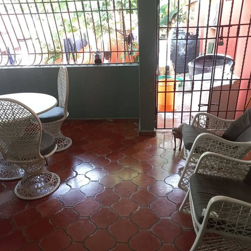 Imagen 4 de 6 de Vendo Casa Vista Hermosa Necesita Remodelacion