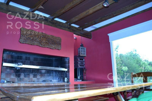 Imagen 13 de 18 de Impecable Propiedad De Amplios Ambientes A La Venta En Club De Campo El Lauquen!