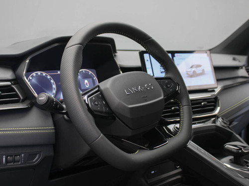 lynk & co 06 1.5T Halo Fwd 7Dct