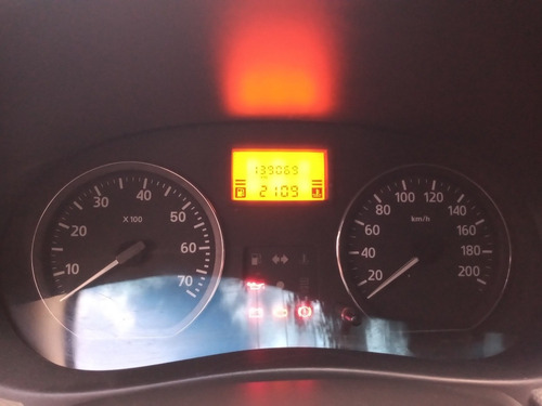 Imagem 11 de 11 de Renault Sandero Expression 1.6 8v Flex 2011