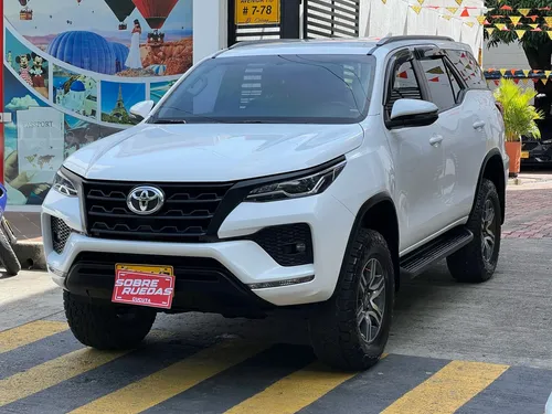 Toyota Fortuner 2.7l Mid