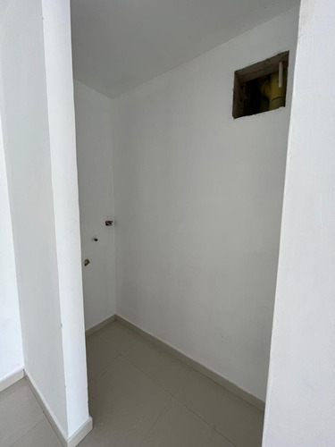 Imagen 12 de 15 de En Venta Apartamento En Residencias La O Av. 19 De Abril
