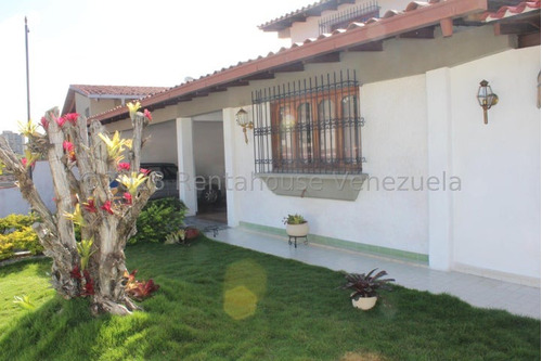 Se Vende Casa En Santa Paula Mls #23-19855