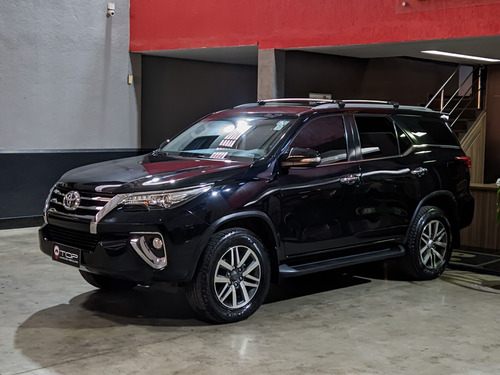Toyota Hilux SW4 4.0 SRX 4X4 7 LUGARES V6 24V GASOLINA 4P AUTOMÁTICO
