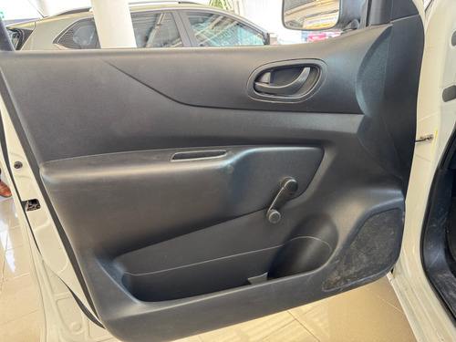 Nissan NP300 2.5 Doble Cabina S Aa Pack Seg Mt