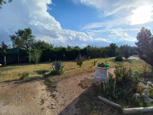 Casa Quinta En Venta - 2 Dormitorios 1 Baño - Mendoza