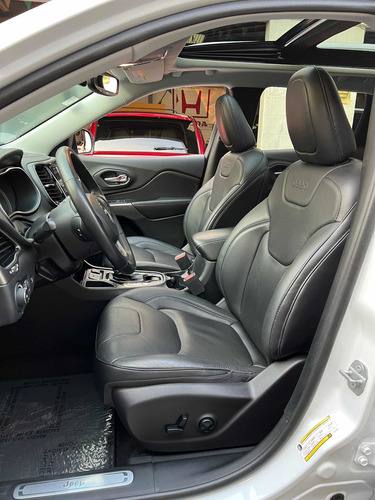Imagen 5 de 15 de Jeep Cherokee 2.4 Limited Plus