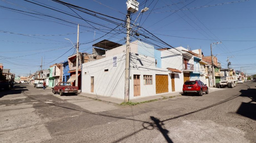 Casa En Venta En Morelia, Col. Las Flores