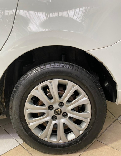 Imagem 15 de 15 de Renault Logan 2015 1.0 Flex Expression 16v Branco
