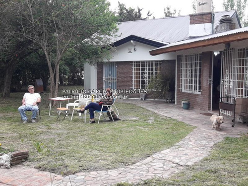 Casa En Venta En Villa Elisa Con Importante Lote De 8720m2