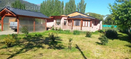 Casa De Cinco Ambientes En Terreno De 2500 M2 (so-32)