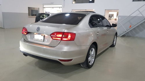 Volkswagen Vento 2.5 Luxury Manual 2013 Mr