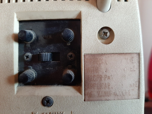 Imagem 9 de 11 de Mini Tv Sharp 3s-111w - Como Peça Pra Decoração