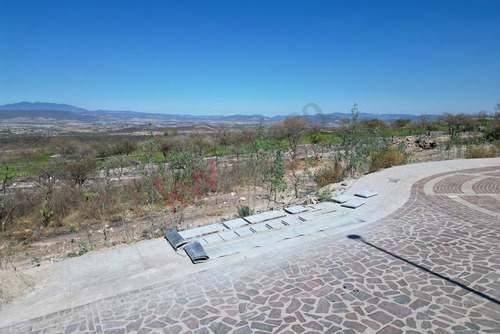 Terreno De 718m² Colindante A Campo De Golf, Clúster De Solo 38 Lotes, Zibatá, Qro.