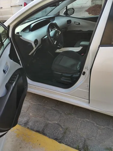 Toyota Prius 1.8 Base Cvt