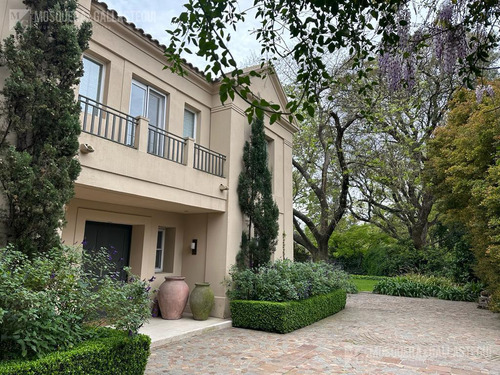 Casa En Venta En La Horqueta.