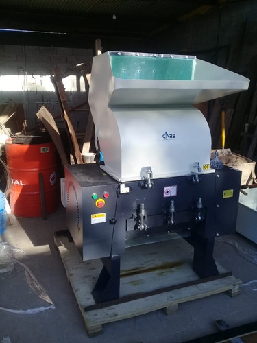 Molinos Para Plasticos Xfs-600 / 20 Hp / Periferico