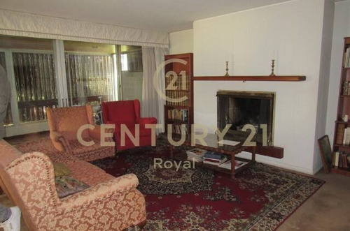 Imagen 1 de 12 de Oportunidad Amplio Departamento En Venta En Vitacura