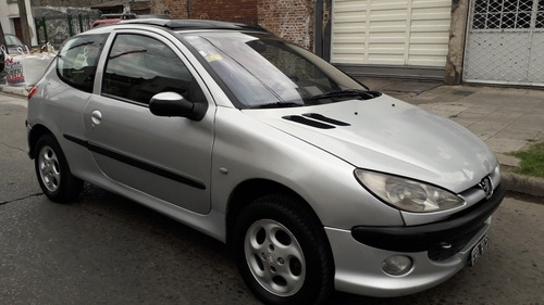 Peugeot 206 2002 1.6 Quiksilver