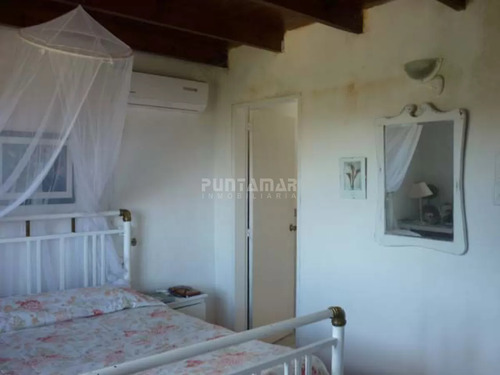 Divina Casa De 4 Dormitorios A Metros De Playa El Chorro