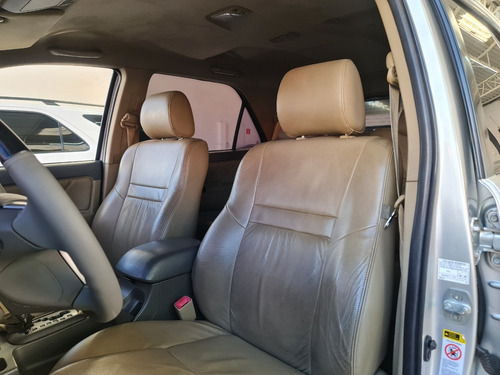 Imagem 7 de 13 de Toyota Sw4 Srv 3.0 Tdi 4x4 (5 Lugares) 2013