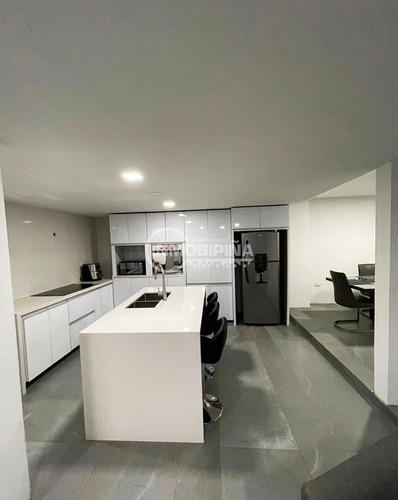 Imagen 3 de 10 de Townhouse En Venta, Puerto Ordaz - Conjunto Residencial Villas Del RiMac, Urbanizacion Rio Negro Dp