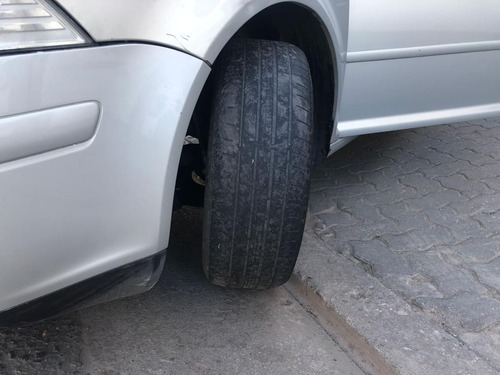Volkswagen Bora 1.8 Highline T 180cv
