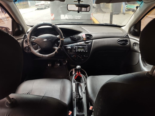 Ford Focus Ambiente 1.8n 5 Ptas. Mt / Gnc / 2004