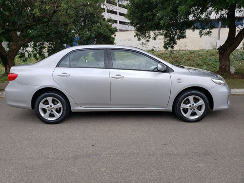 Toyota Gli 1.8 Flex Aut 2014