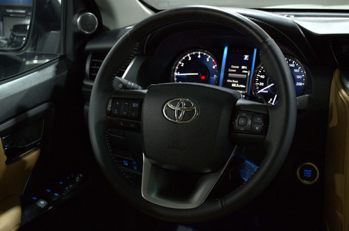 Toyota Fortuner Vxr 2025