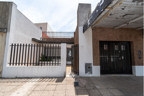 Venta Casa 3 Dorm C/cochera Y Pileta Bella Vista