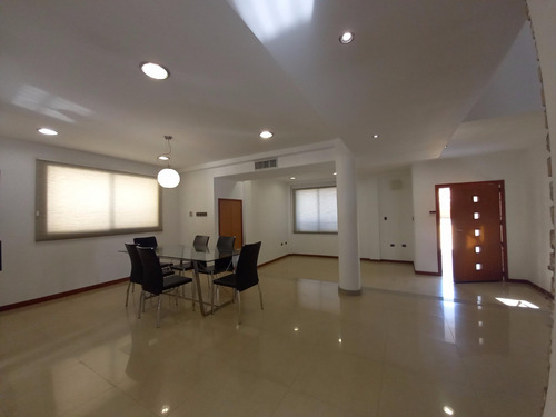 Imagen 2 de 13 de En Venta Townhouse En Urbanización. Rías Bajas Villas Anzotegui